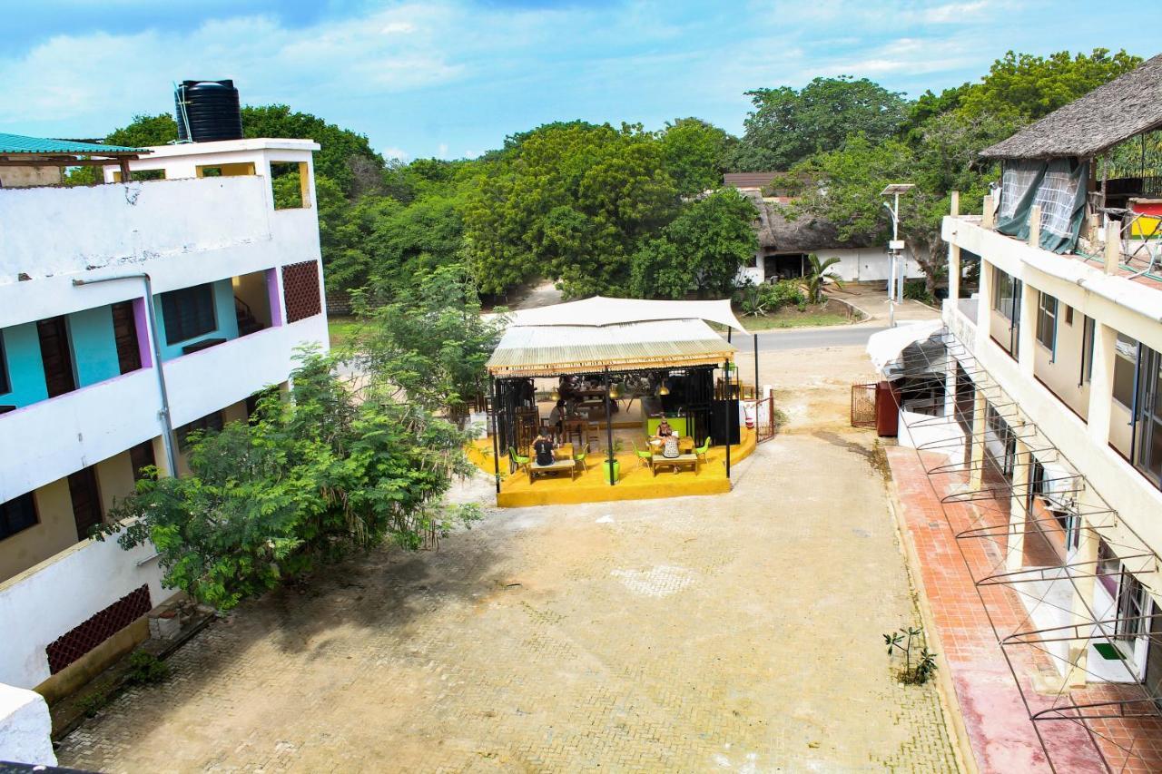 Armaan Guest House Diani Beach Zewnętrze zdjęcie